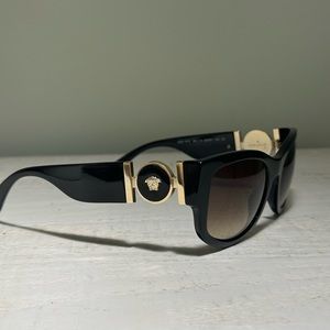 Versace Sunglasses Black-Gold Medusa Logo/Dark Grey Polarized Lens